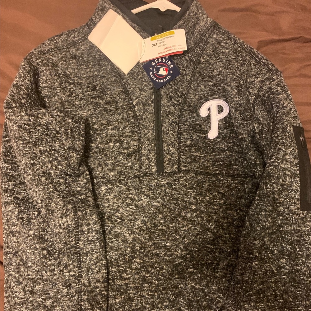 NWT XLT Phillies Mens sweater 
Style: Fortune Tall